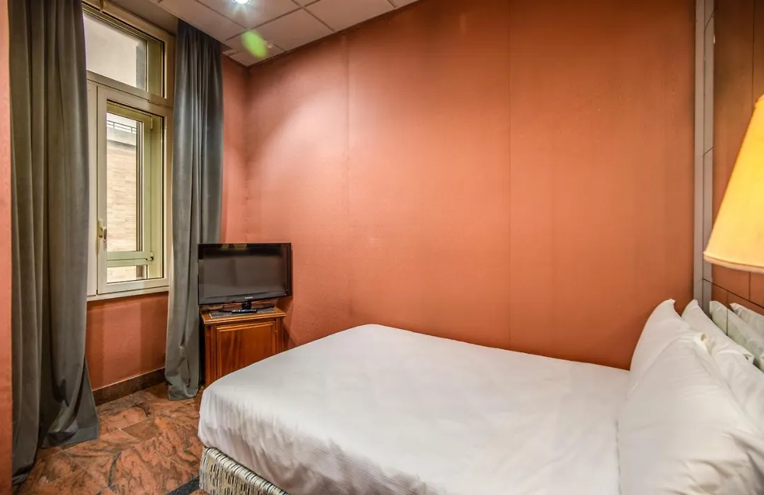 Castro Pretorio 64 Easy Rooms-1
