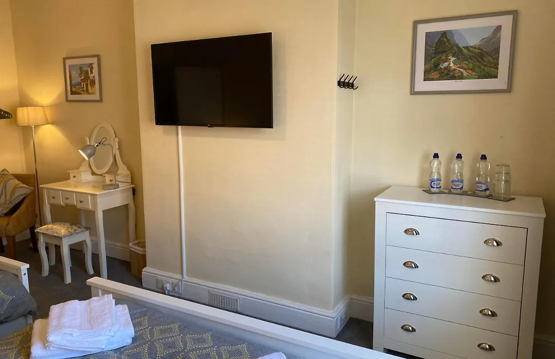 Brooklands Guest House-1