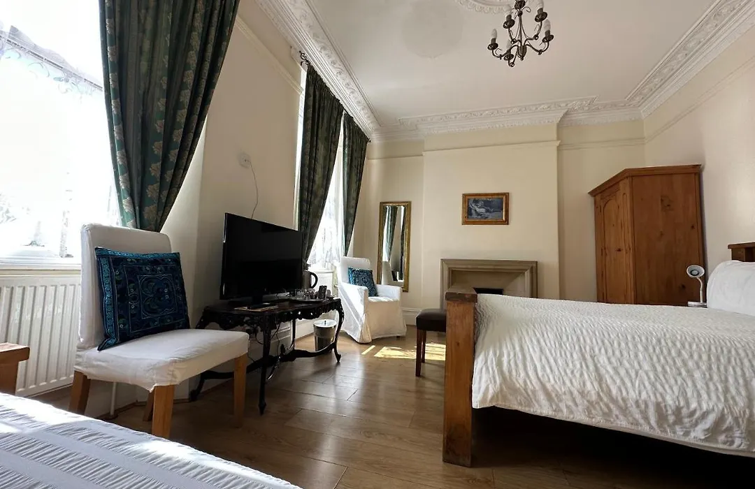 Manor Lodge Guesthouse-1