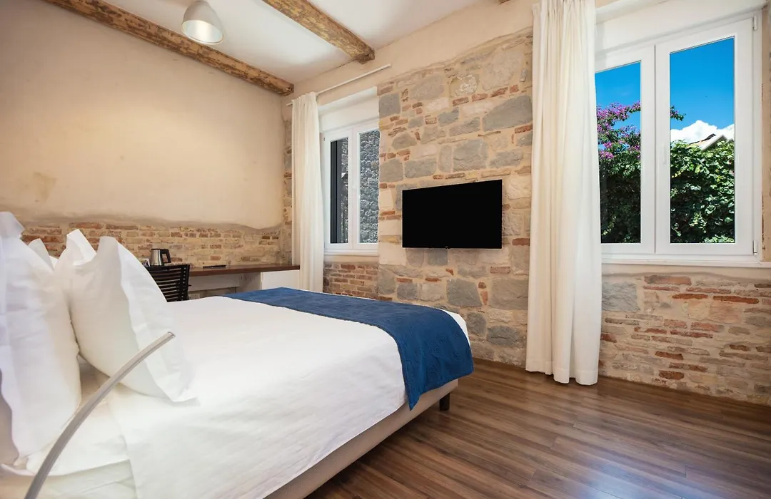 Azur Palace Luxury Rooms-1