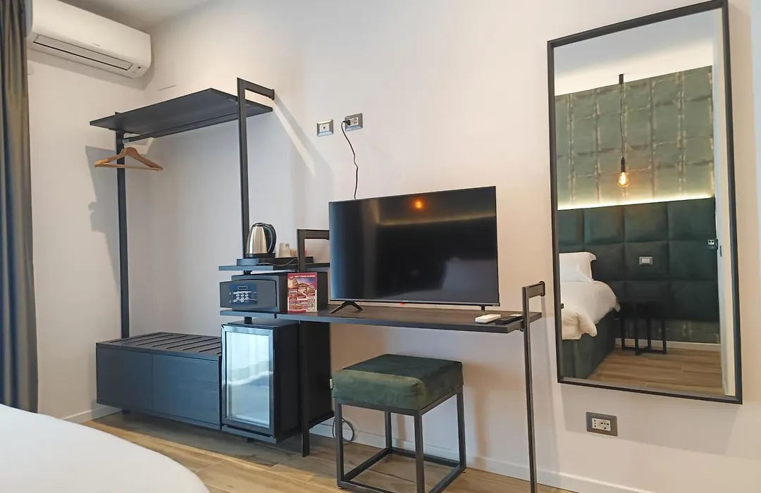 Romi Suite-1