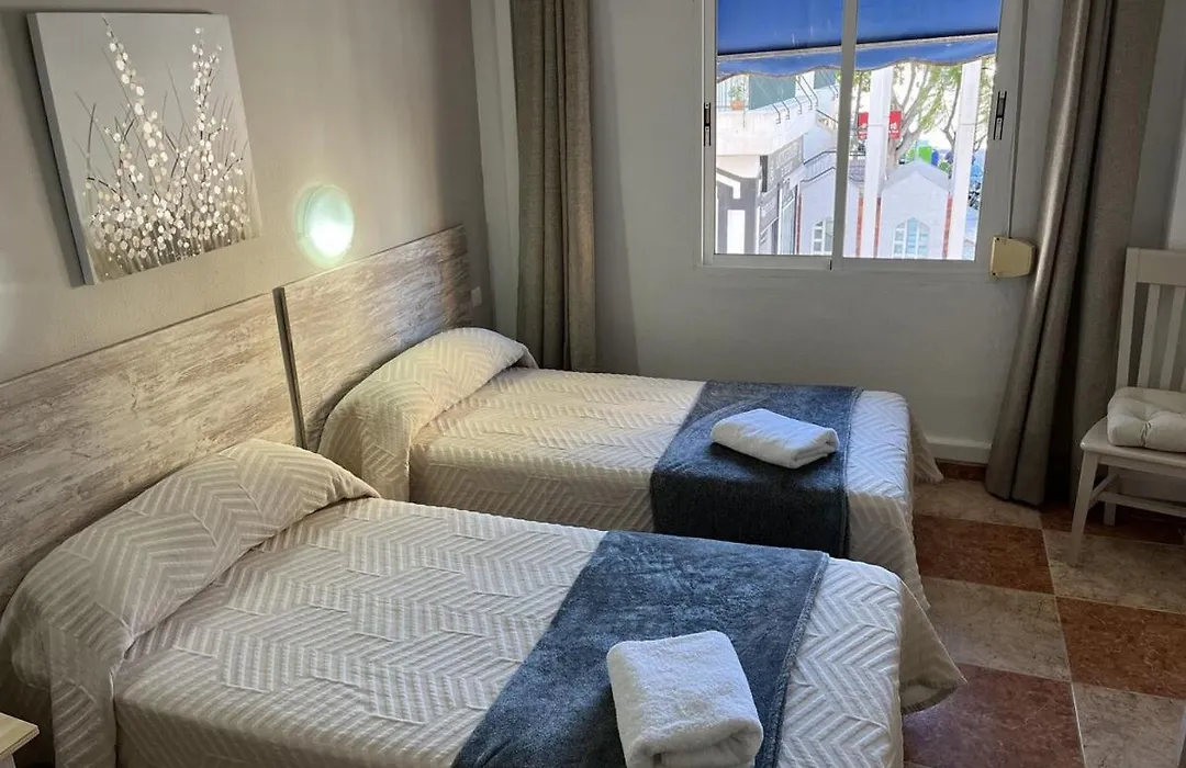 Hostal Virgen Del Rocio II-1