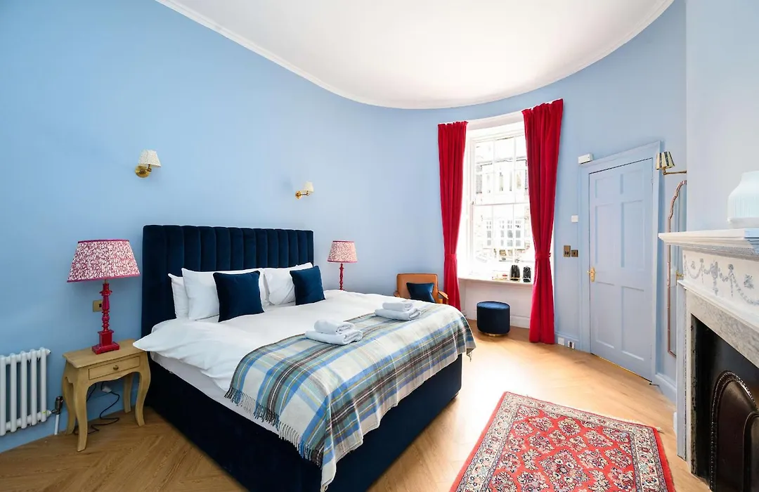 Queen Charlotte Guesthouse-1