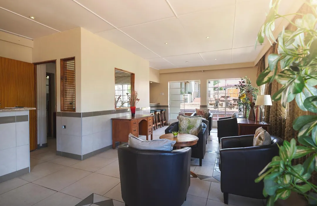 Oak Lodge Guest House-1