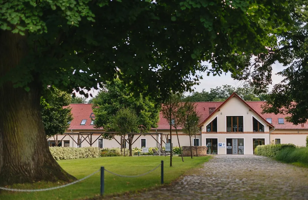 Dwor Kolesin-1