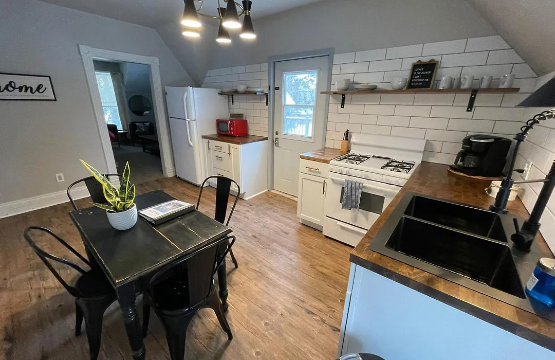 Spearfish Cottages-1