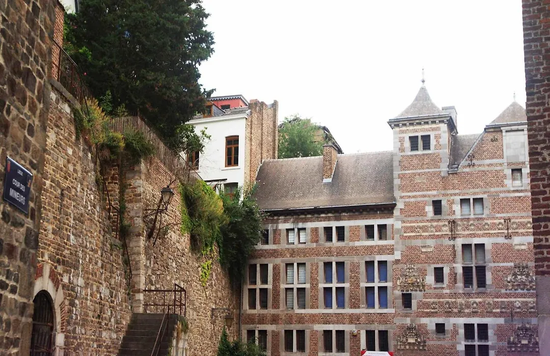 Bonjour Pierreuse-1