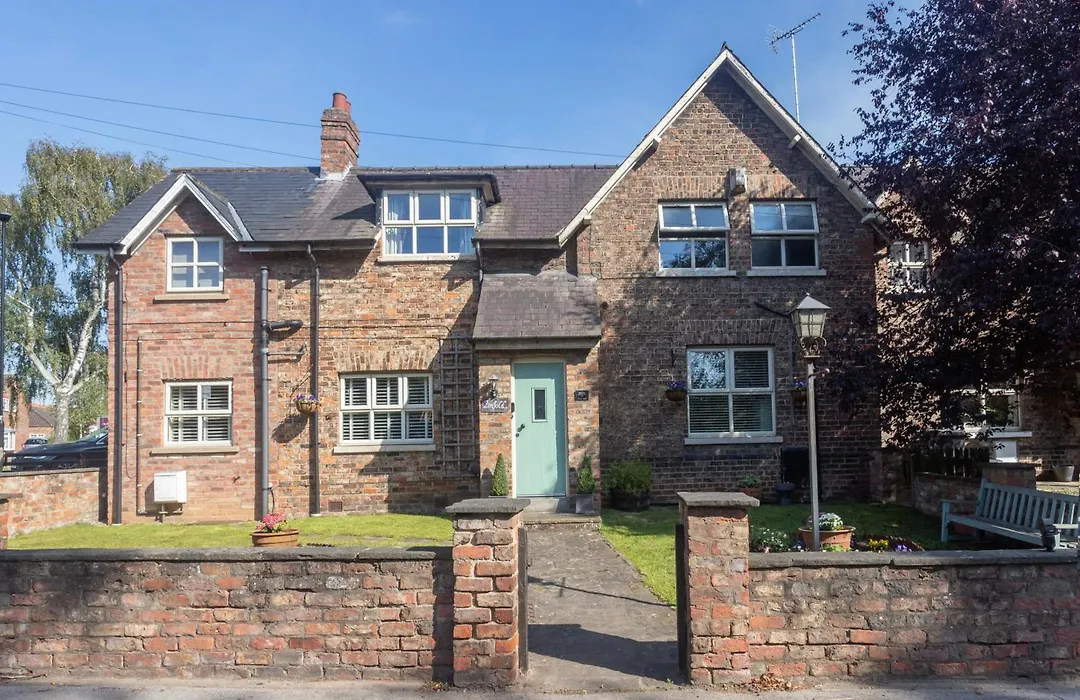 Pinfold Cottage York-1
