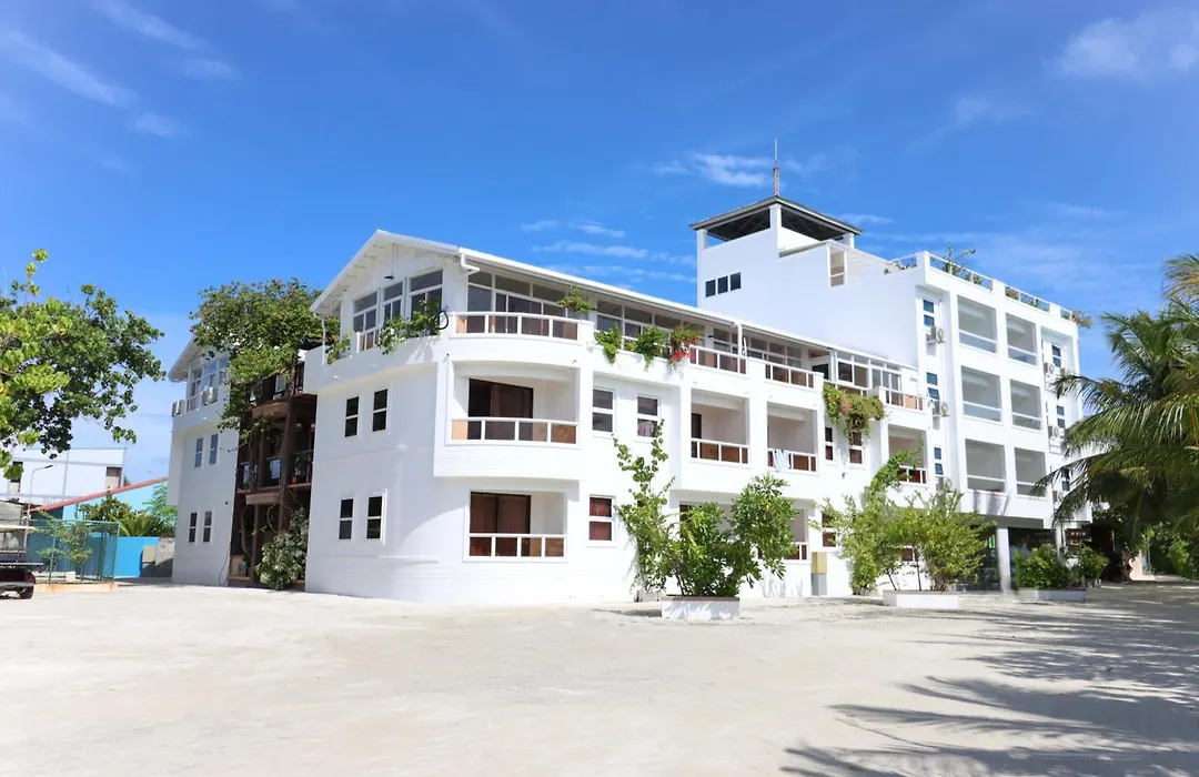 Rashu Hiyaa Hotel-1