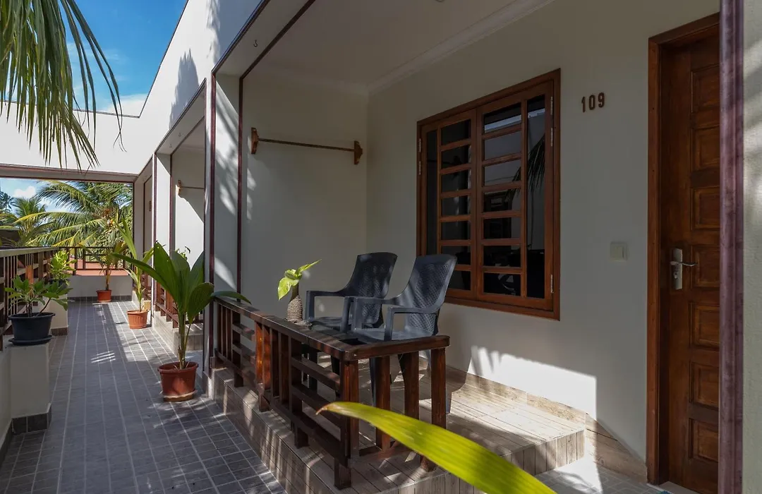 Kamadhoo Inn-1