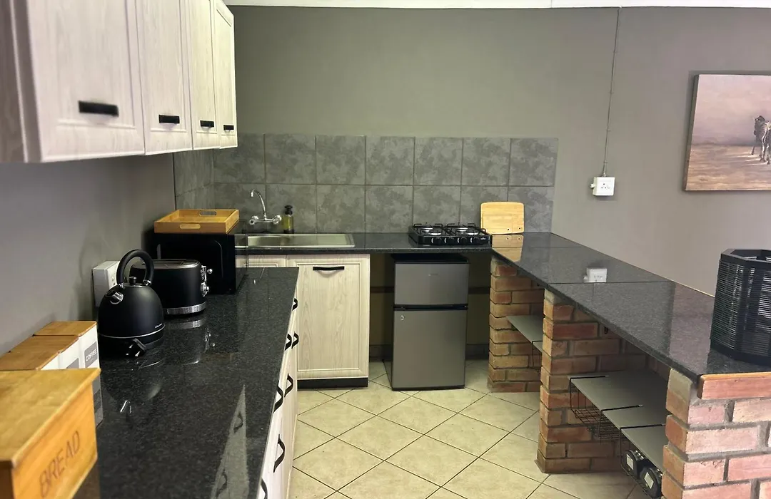 Ama Zulu Guesthouse & Safaris-1
