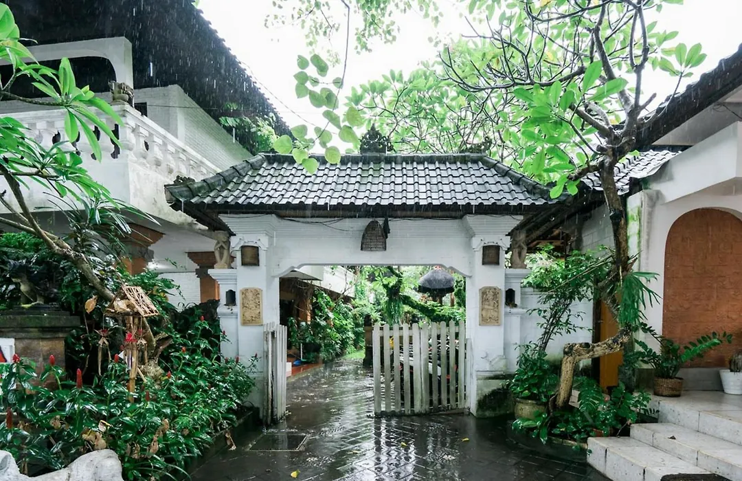 Urbanview Hotel Ananda Beach Sanur-1