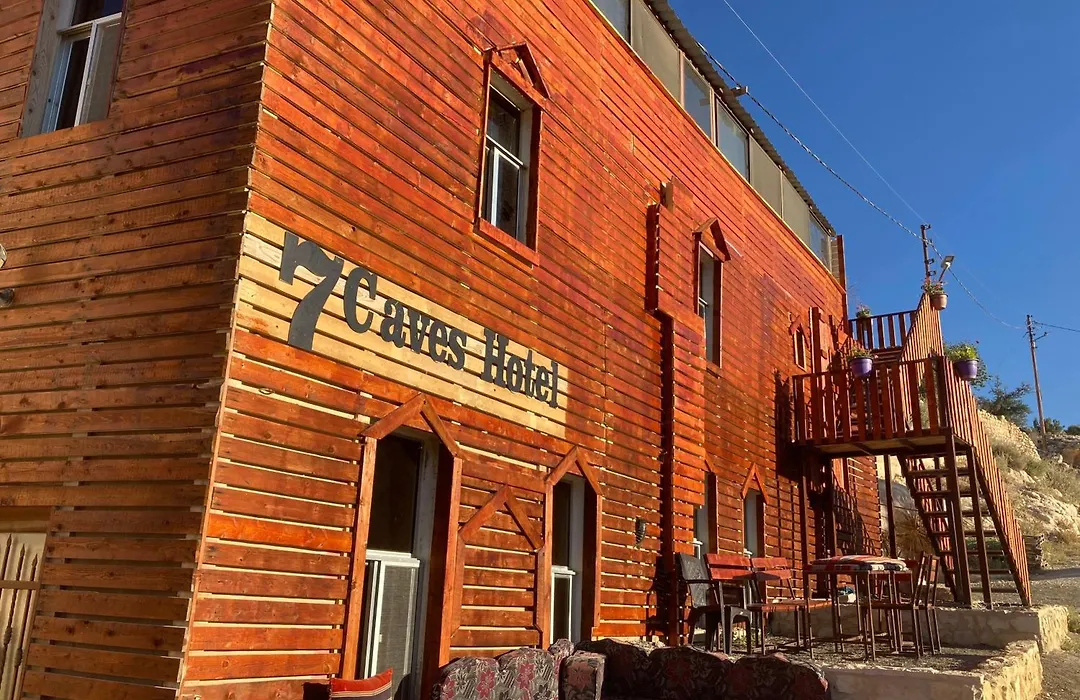 7 Caves Hotel-1