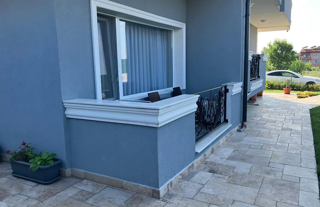 La Mansion-1
