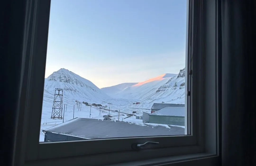 Haugen Pensjonat Svalbard-1