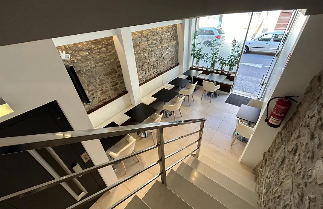 Hostal Somnis-1
