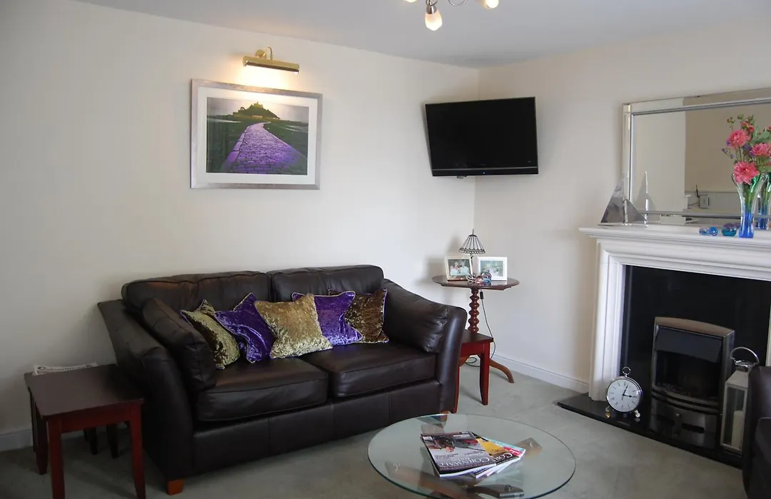 Warwick House-1