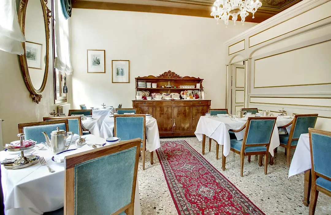 Palazzo Schiavoni Residenza D'Epoca & Suite-Apartments-1