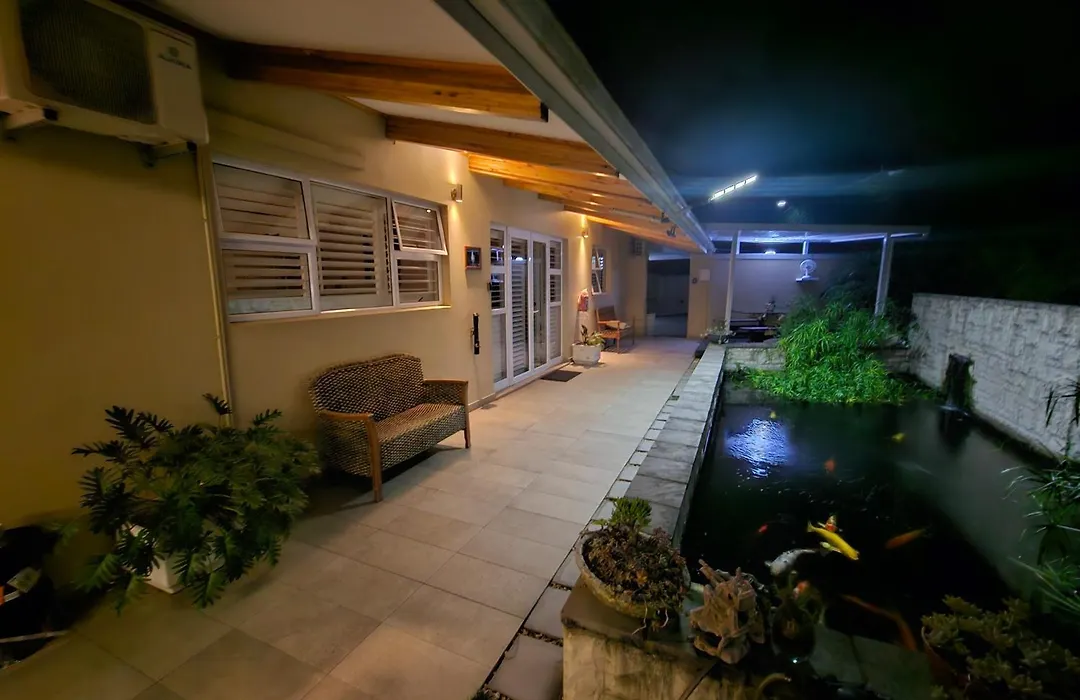 Umhlanga Lodge (Adults Only)-1