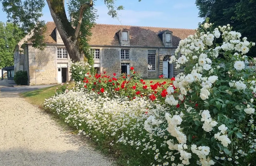 Chambres D'Hotes Chateau De Martragny-1