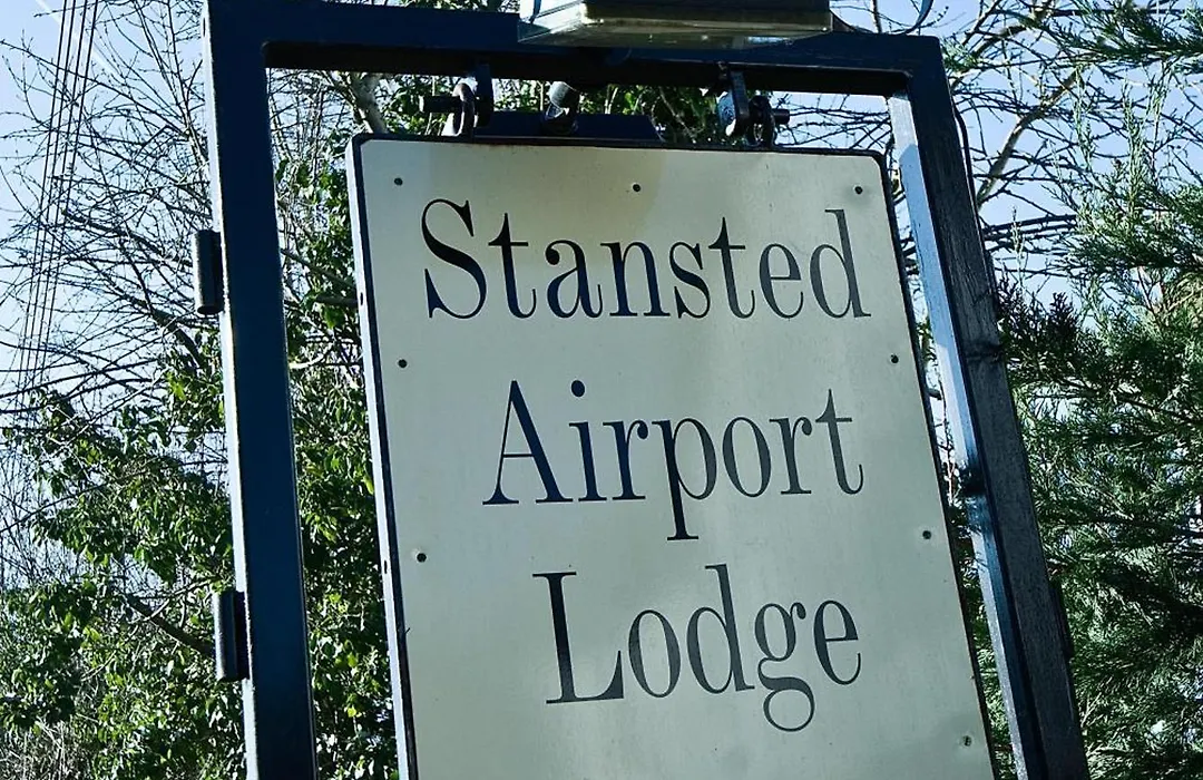 Stansted Airport Lodge-1