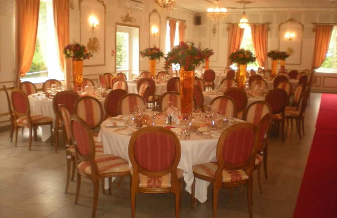 Chateau de la Chapelle des Bois-1