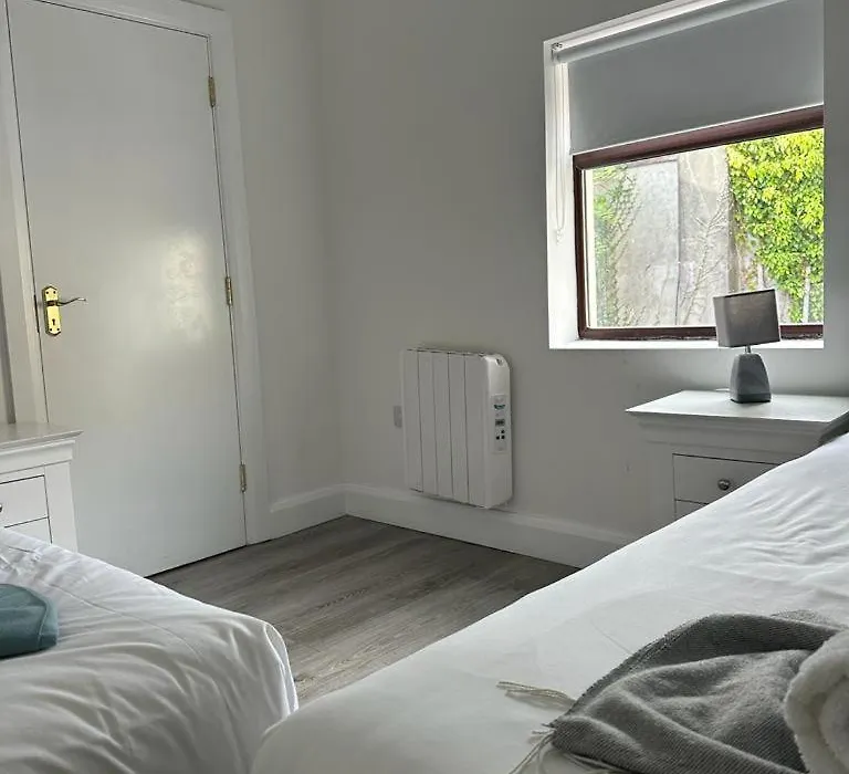Eyre Square Lane Budget Rooms-1