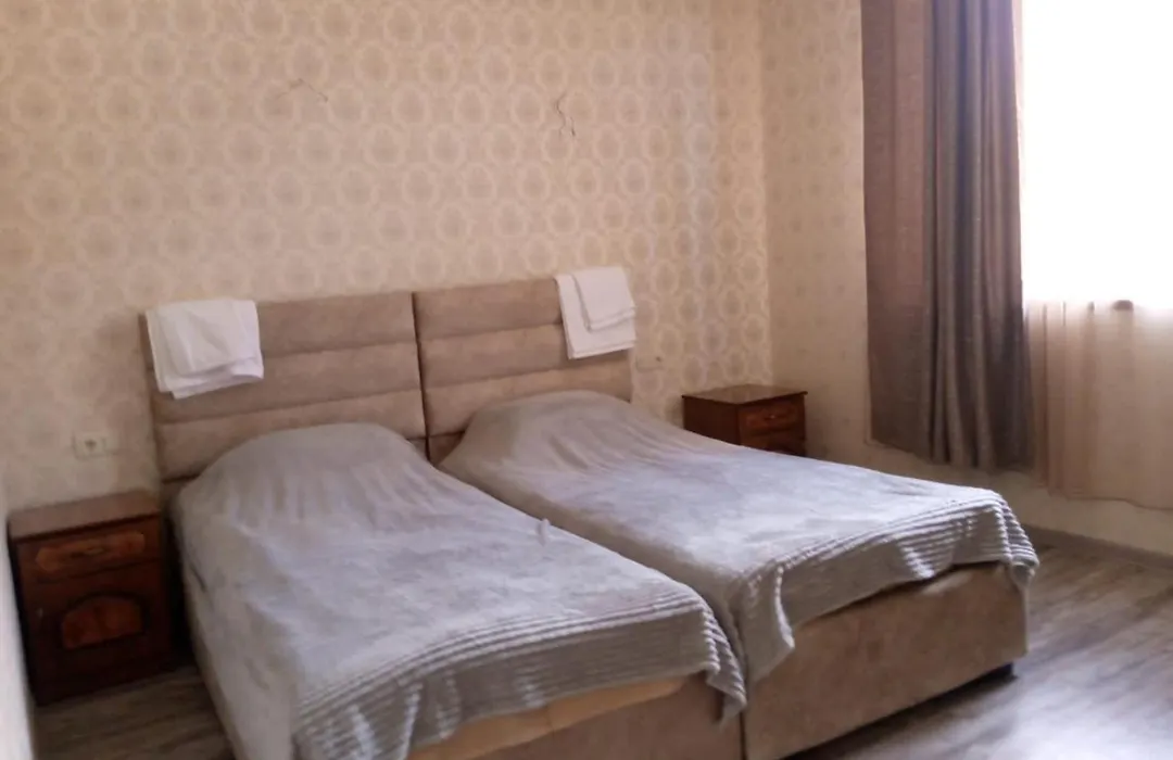 Ksenya B&B-1