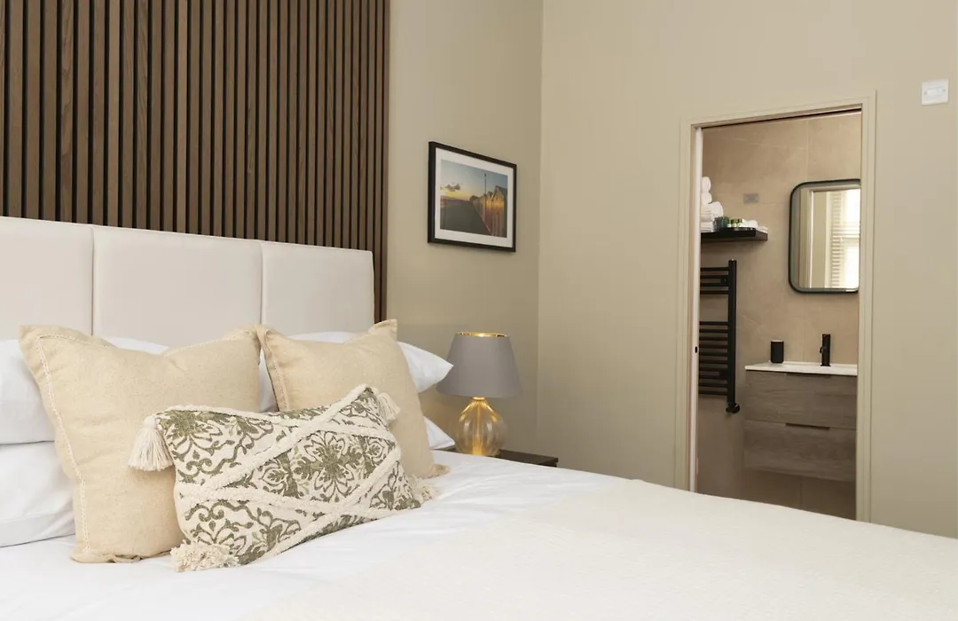 Kings Road Suites-1