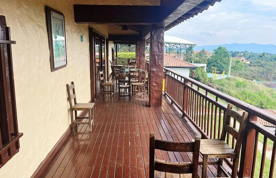 Hostal Hollywood Inn-1