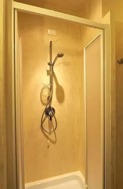 Ricky Rooms-1