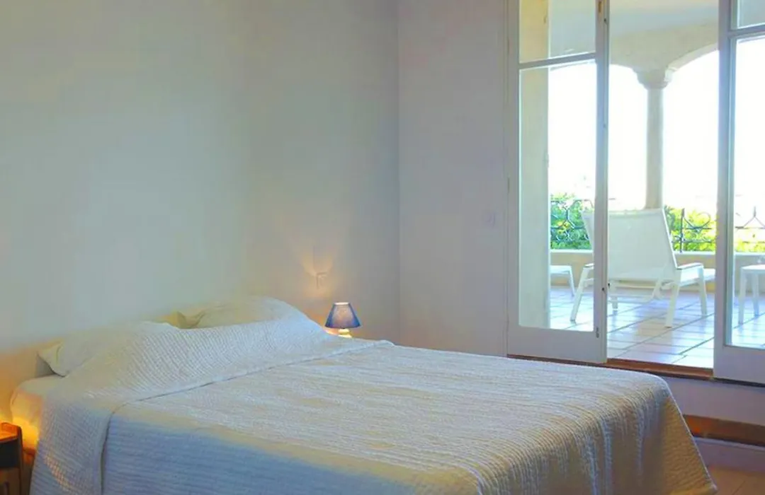 Le Chateau Des Costes-1
