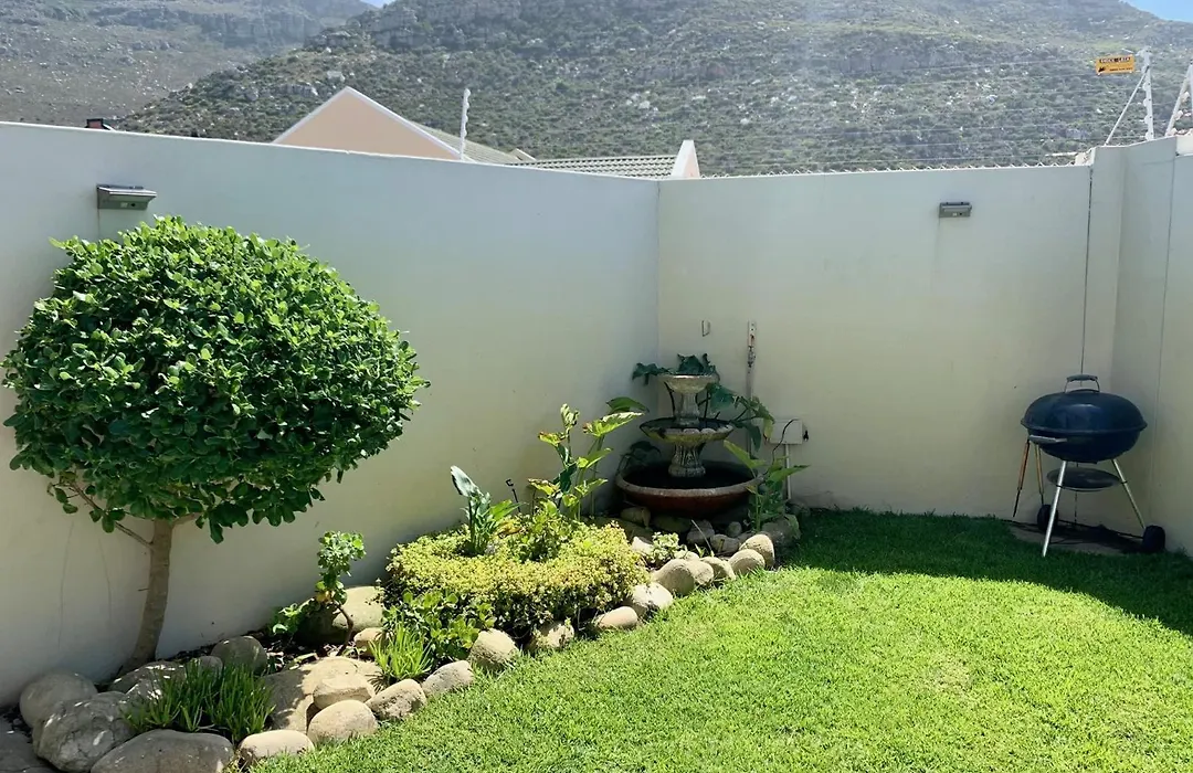 Abington Manor Fish Hoek Guesthouse-1