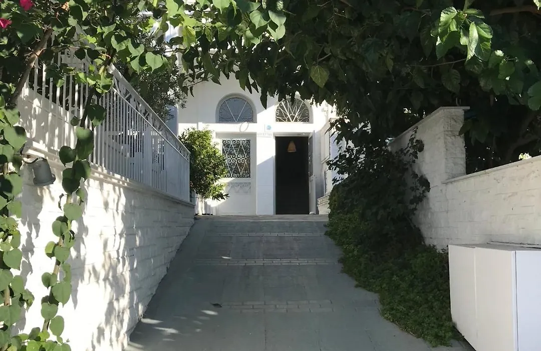 Paradisos Guesthouse-1