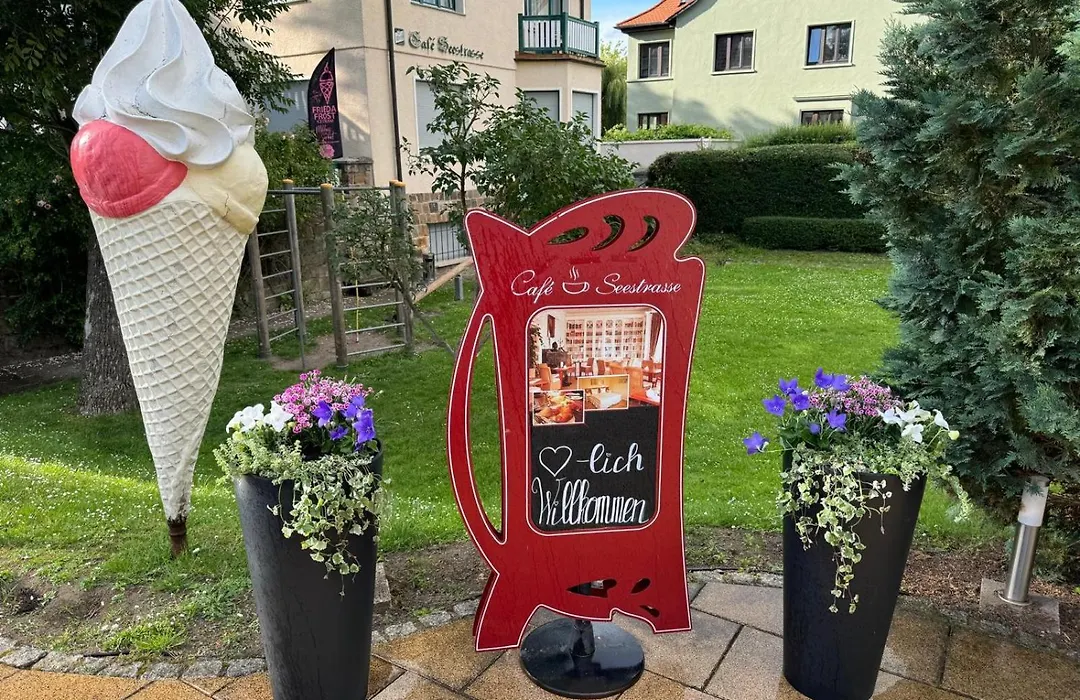 Cafe'Seestrasse-1
