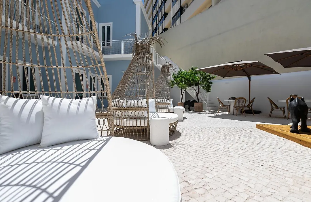 Dona Simone Boutique Suites & Studios-1