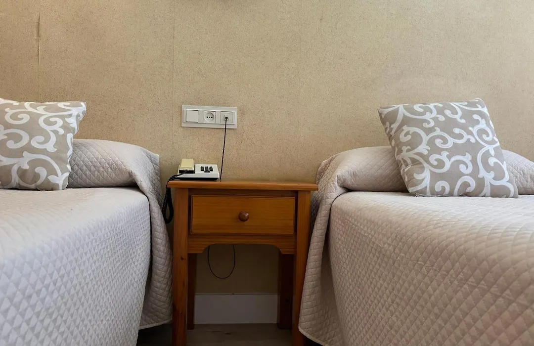 Hostal Atienzar-1