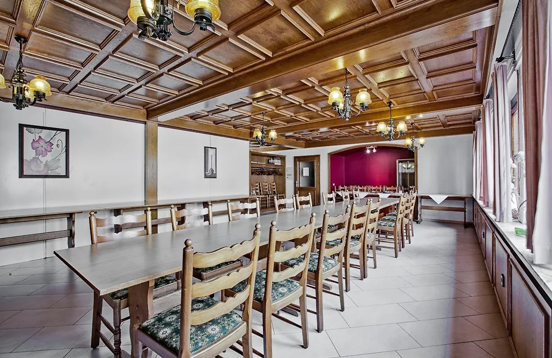 Landgasthaus Kreuz Beim Tom-1