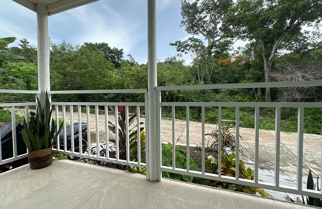 Leonor'S Guest House-1