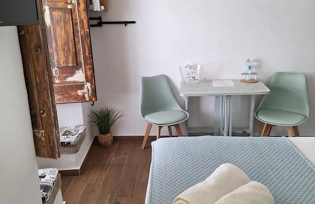 Lovin Book Guesthouse-1