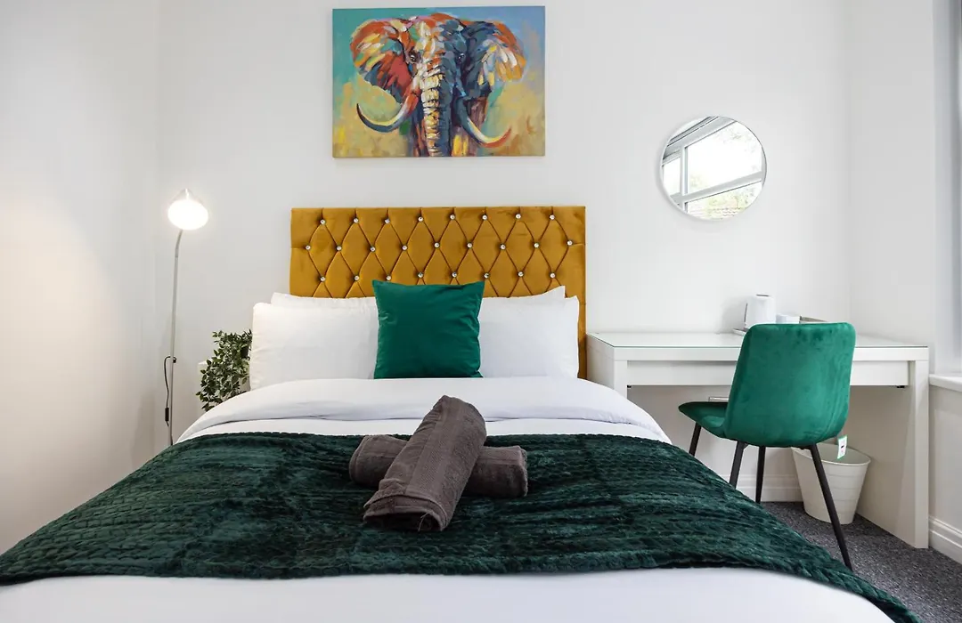 The Kent- Luxury Rooms-1