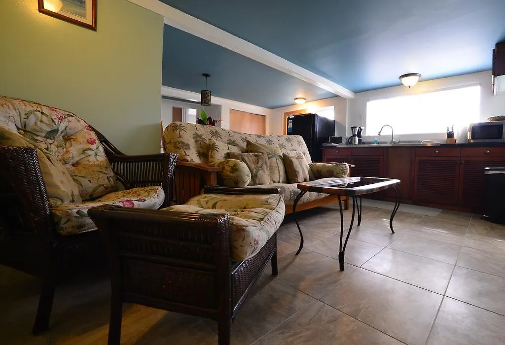 Wailuku Guesthouse-1