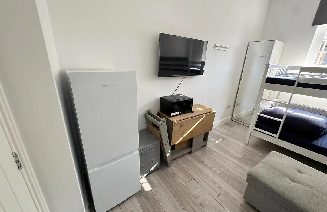 Willesden Green Budget Guesthouse-1