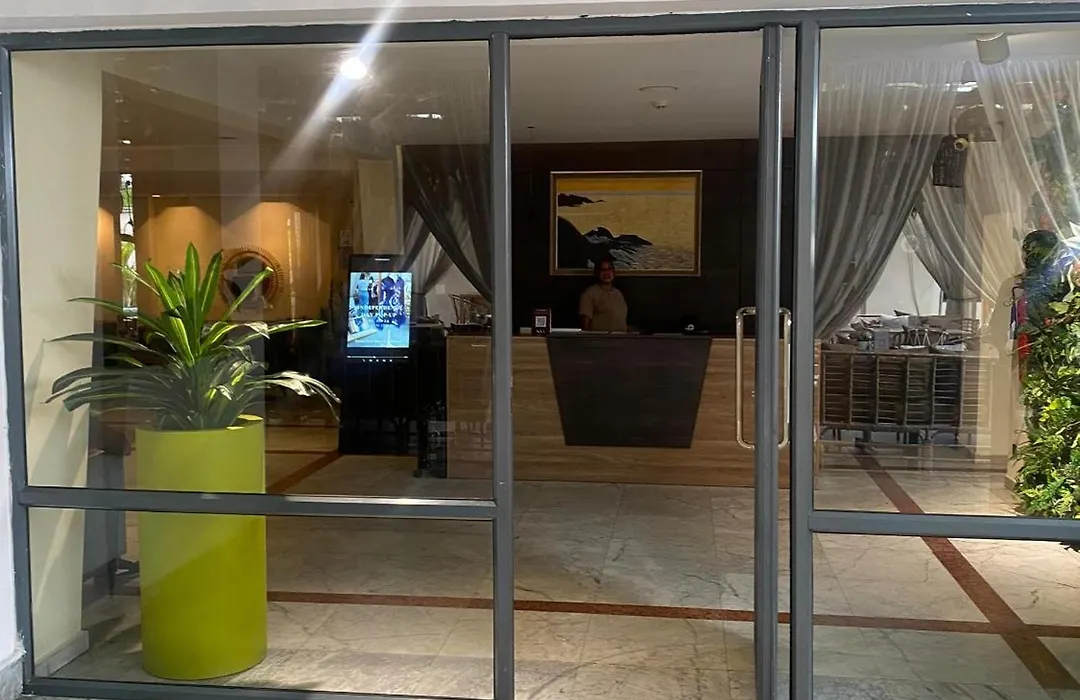 Lala'S Boutique Hotel-1