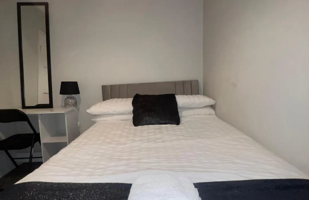 The Coral Guest House Southampton, Family Rooms, Suitable For Contractors-1