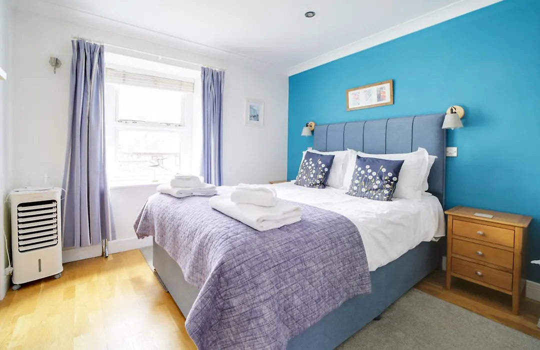 The Artist Loft, Ensuite Guest Rooms, Porthleven-1