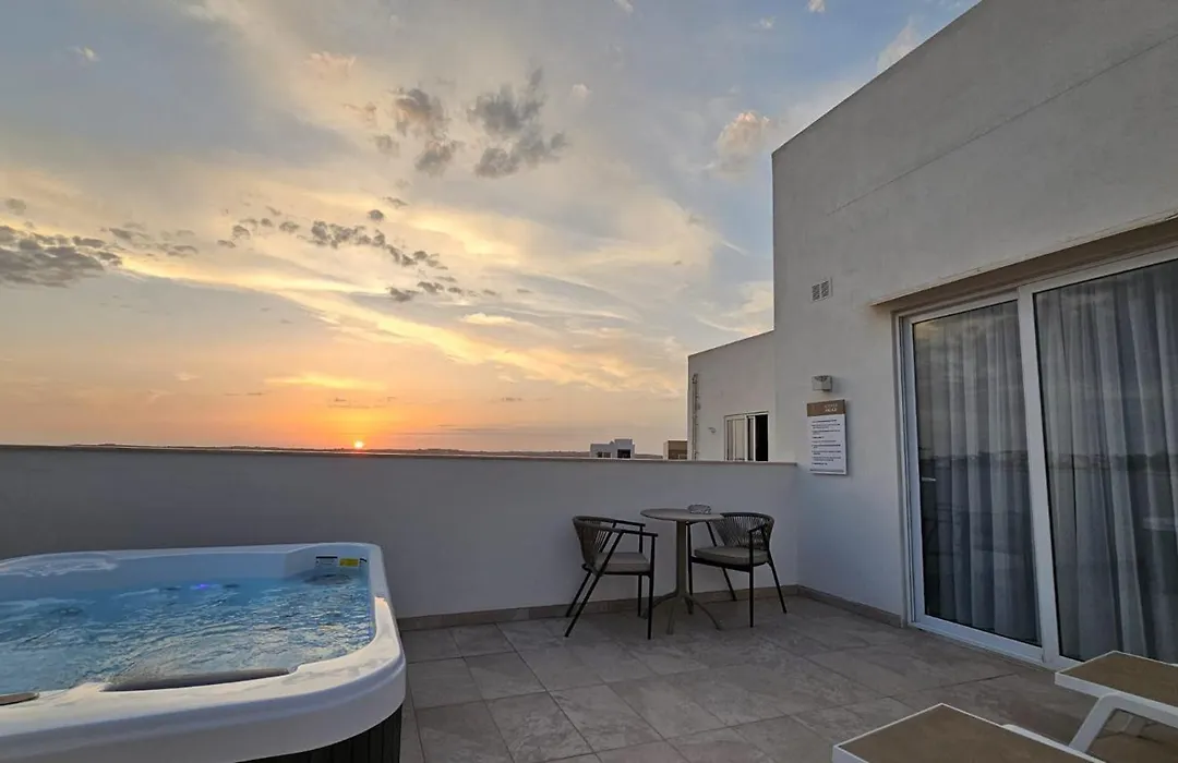 100 Boutique Living-1