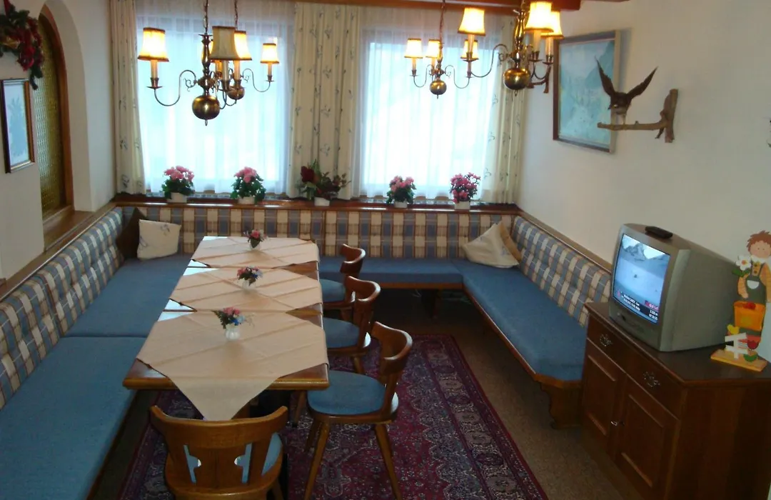Hotel Garni Val-Sinestra-1