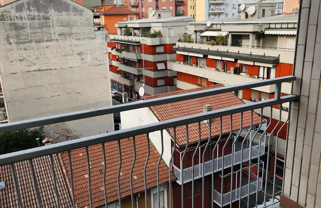 Guesthouse - Metro M1 Sesto Rondò-1