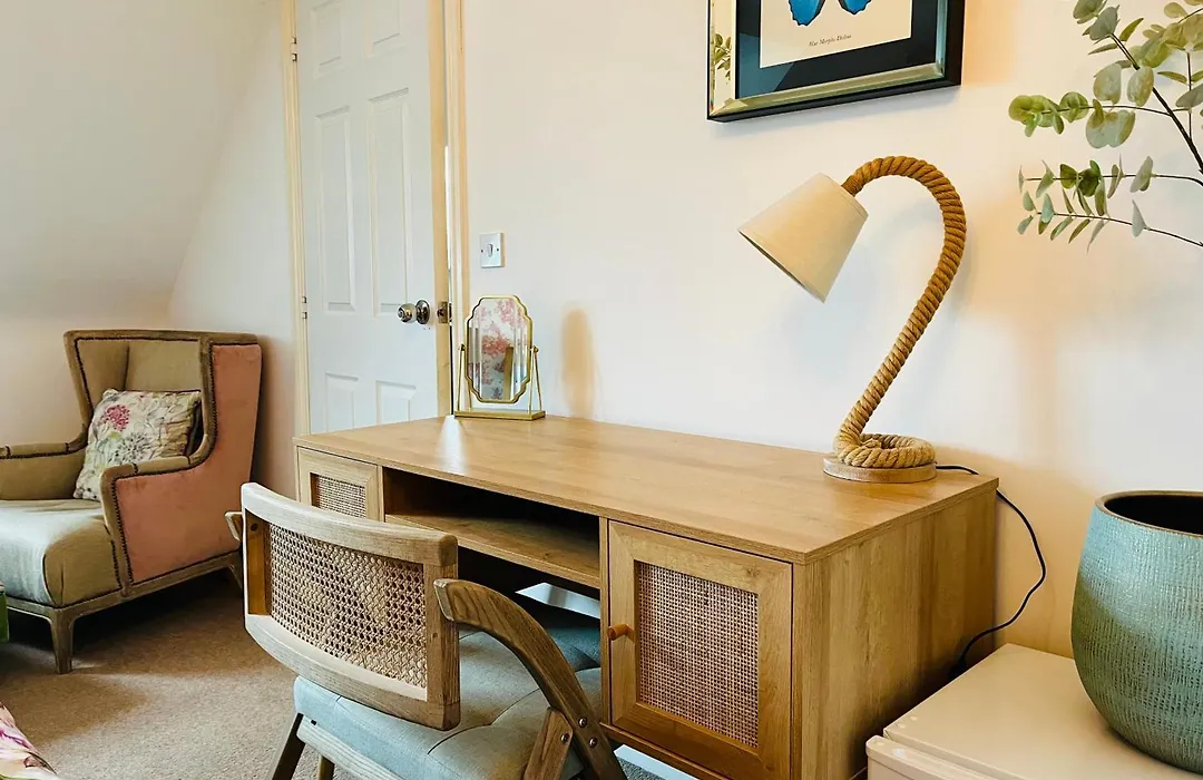 Number 2, Spacious Rooms, Near Ironbridge!-1